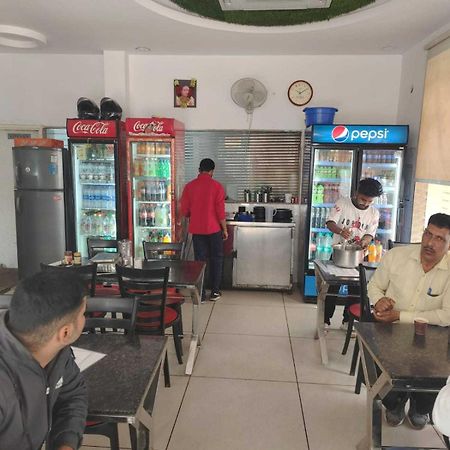 Hotel O Food Plaza Zirakpur エクステリア 写真