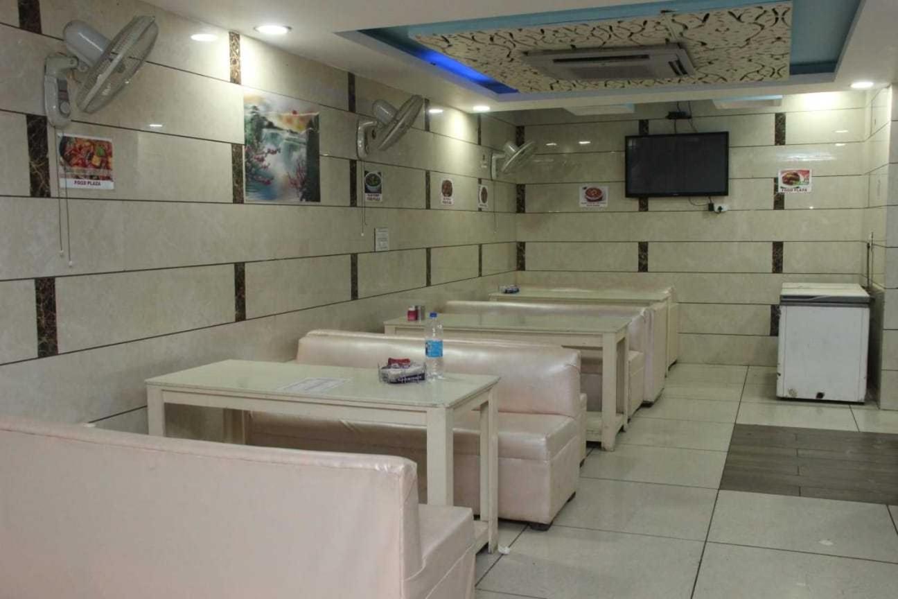 Hotel O Food Plaza Zirakpur エクステリア 写真
